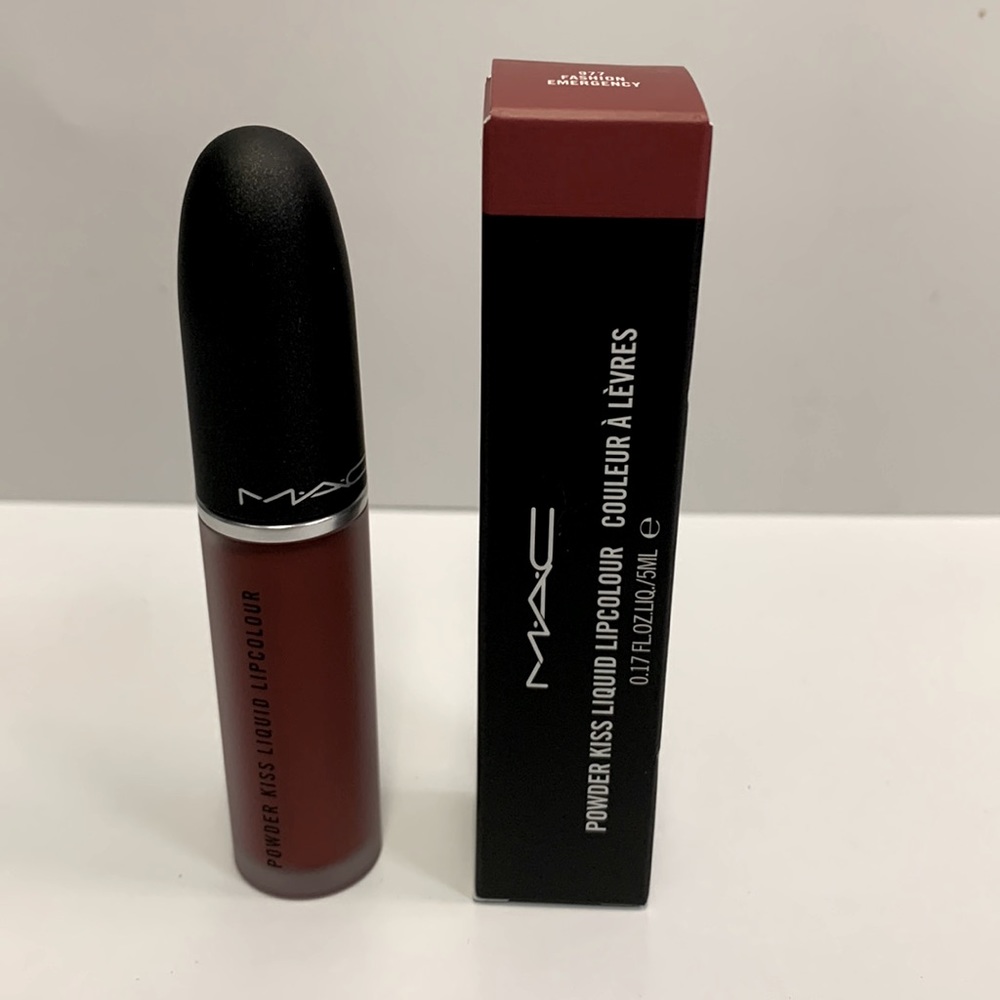 MAC- POWDER KISS LIQUID LIPCOLOUR FASHION EMERGENCY(977) Intense rose brown - Picture 2 of 6